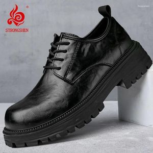 Chaussures décontractées Strongshen Luxury Retro Men Plateforme Handmade En cuir robe Shoe Fashion Oxfords Slip on Office Business Drive