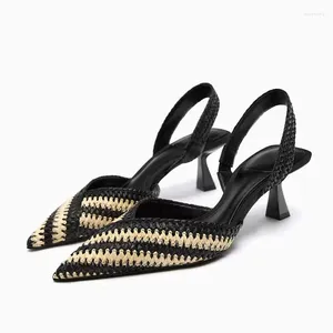 Zapatos informales TRAF para mujer, tacón bajo 2024, ocio, elegante, a rayas, textura tejida, Stilettos, sandalias negras caqui con talón descubierto para mujer