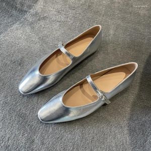 Zapatos casuales Ballet Flats Flats Spring y Summer Silver Hebilla Boda baja Boda de cuero genuino Retro Mary Jane