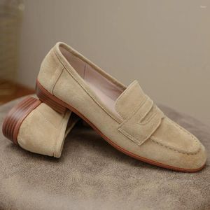 Chaussures décontractées en cuir en cuir en cuir rond naturel pour femmes mots à plate