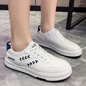 Zapatos informales para mujer, zapatillas blancas de otoño a la moda para caminar, cómodas y planas, zapatillas de suela gruesa de PU vulcanizadas