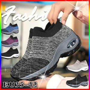 Chaussures décontractées Femmes marchant à la mode en maille Slip-On Sneaker Air Air Cushion Gym Modern Dance Men