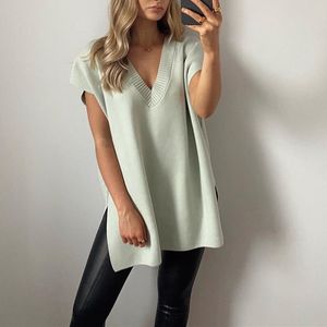 Casual Femme Surdimensionnée Side Slit Gilet tricoté Mode Dames Automne Lâche Pull sans manches Femme Chic V Cou Tops 210515