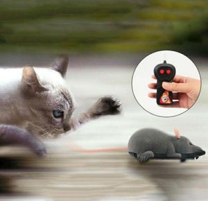 Cat Toys Pets Cats sans fil Remote Control Mouse Electronic RC MICE TOY pour enfants4423072