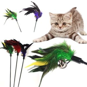 Juguetes para gatos Color aleatorio Hacer un palo de plumas Poste negro como pájaros con campana pequeña Natural 1PCS