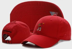 Cayler Sons Cap Bodet d'hiver rouge / noir pour hommes Capes de balle de nouveaux styles chapeaux réglables Sport Soleil Caps de roulement en gros