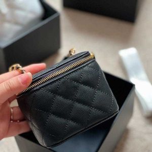 CC Estuches para bolsos Diseñador Caviar Leather Mini Vanity Box Bolsos Piel de becerro de alta calidad Pequeño cosmético Acolchado Paquete de lápiz labial Tendencias de moda Amor