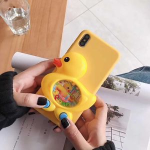 Cas de téléphone portable 3D jeu jaune canard chèque de téléphone liquide en silicone en silicone adapté à l'iPhone xs 13 12 11 Pro max xr 6 6s 7 8 plus SE 2020 Toys de relief de contrainte J240426