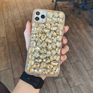 Cas de téléphone portable Bling Crystal Full Diamond Couverture arrière pour iPhone 14 13 12 11 Pro Max XS XR X 8 7 Plus 14 Pro Case Glitter Femmes Luxury Fashion L230731