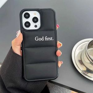 Cas de téléphone portable God First Christian Religion Anti Fall Puffer Téléphone Couverture du boîtier pour iPhone 15 14 13 12 11 Pro Max XR 7 Plus Case Gift for Boy Men J240509