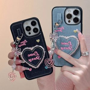 Cas de téléphone portable Ins Love Heart Jean Tissu Denim Case avec pendentif pour iPhone 15 12 13 14 Pro Max 11 Porte-clés Pare-chocs Couverture arrière souple 231021