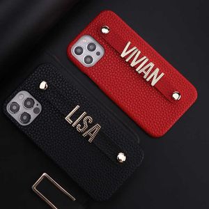 Cas de téléphone portable Luxe Personnaliser Nom Pebble Cuir Vachette Téléphone Cas Pour iPhone 14 14ProMax 14Plus 13Pro Rayé Métal Lettre Funda Coque J230421