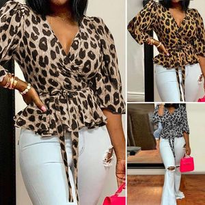 Camisetas de manga larga con estampado de leopardo de talla grande para mujer, blusa a la moda, Túnica informal para mujer, camisa Sexy con cuello en V