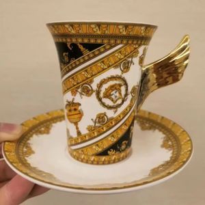 Juego de tazas de café de cerámica, té de porcelana, expreso, utensilios de cocina, mesa europea para el hogar, decoración de fiesta, regalo de boda de cumpleaños de lujo 240102