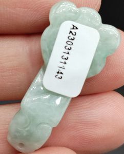 Certifié ICy Lavender Natural Type A Jade Jadeite sculpté Ruyi Heart Pendant