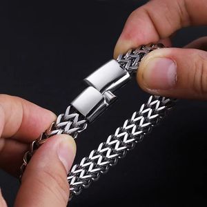 Pulsera de diseñador de cadena para hombre, pulsera con hebilla magnética de acero de titanio tejida de doble fila delantera y trasera, regalo de joyería al por mayor