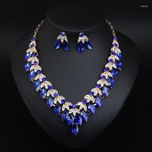 Chaînes 2023 européen et américain tempérament étincelant cristal collier de pierres précieuses boucles d'oreilles ensemble robe de mariée Banquet bijoux en gros