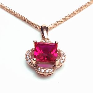 Cadenas 585 Chapado en oro púrpura 14K Rosa con incrustaciones de rubí Patrón geométrico Collar para mujer Colgante de joyería de boda clásico