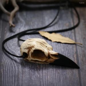 Cadenas Beige Antiguo Gran Cuervo Cráneo Colgante Collar Resina Fundida Réplica 3.5 