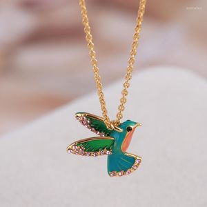 Chaînes bijoux européens et américains en gros émail glaçure coloré pendentif colibri tridimensionnel collier oiseau volant