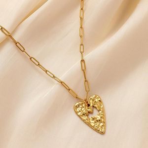 Chaînes HIYEE Mode Européenne Et Américaine Simple En Acier Inoxydable Évidé Amour Marteau Motif Personnalité Pendentif Collier