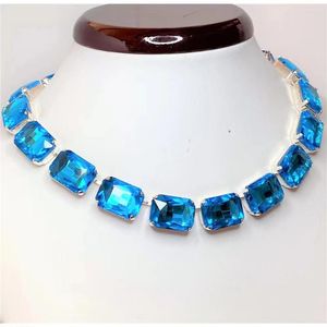 Chaînes INS Mode Carré Bleu Acrylique Grand Collier En Cristal Article Dames Fête Dîner Bling Clavicule Chaîne Bijoux En Gros