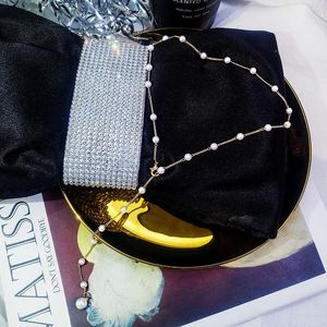 Chaînes Lockbone chaîne collier ras du cou Long collier en ligne célébrité personnalité col court bijoux coupe basse Sexy perle. chaînes