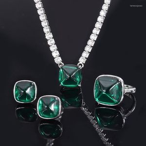 Chaînes S925 Full Body Silver Imitation Emerald Sugar Tower Earnail Ring Diamond Necklace Set Main 12