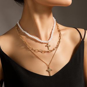 Chaînes-vente d'accessoires Vintage jésus petite croix Crucifix collier pendentif multicouche perle mode pour les femmes