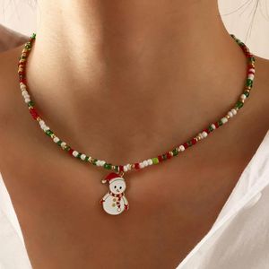 Chaînes simples perles de verre de riz faites à la main tour de cou beau bonhomme de neige pendentif collier de noël bijoux de mode pour les femmes