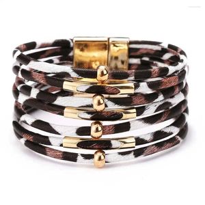 Bracelets de charme 2024 Bijoux de mode rétro multicouche imprimé léopard bracelet en cuir manchette bracelet aimant boucle pour les femmes