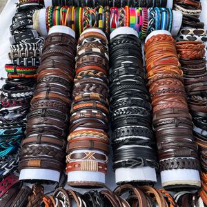 Bracelets Charm 30pcspack al por mayor estilos de lotes de mezcla trenzada Ethinc Tribal Tribal PULF Mens Joya para mujeres Regalos de joyería MX4 230814