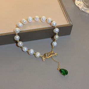 Bracelets de charme Galvanoplastie Bracelet de perles d'eau douce Cupidon Amour Flèche Pendentif en forme de goutte Lumière française Bijoux de luxeCharm