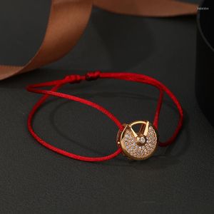 Bracelets porte-bonheur Lanruisha Accessoires en forme d'éventail en cuivre simple Corde rouge tissée à la main Bracelet pour femme Bijoux classiques avec Micro Setti