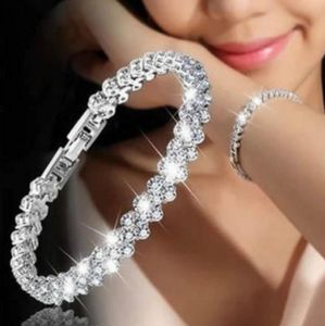 Bracelets de charme Luxe exquis Rome Crystal Stone Bracelet sur la main pour les femmes 2021 Chaînes de strass à la mode Bijoux Boho Amis Cadeau