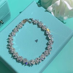 Bracelets de charme Designers de luxe pour femmes bracelet de charme mode tendance chaîne élégante de perles fête diamant bijoux cadeau cadeaux d'anniversaire en gros avec boîte