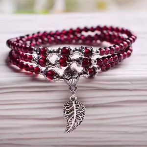 Pulseras con dijes Venta al por mayor Granate rojo vino Cuentas de piedra natural Colgante de hoja de plata tibetana Mujeres Pulsera de belleza Joyería multicapa 230215