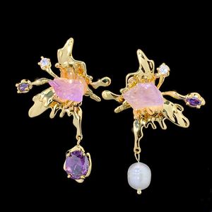 Encanto exagerado mariposa dorada con incrustaciones de circón 3d fuegos artificiales perla pendientes piedra rosa luz diseño de lujo 230630