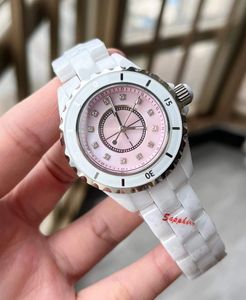 Charm Women Número geométrico Relojes de cuarzo Natural Pink Mother of Pearl Shell Ceramics Watch Worth White Ceramic Strap Wutwatch 33 mm