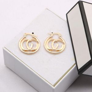 Charm Womens 18K Gold Plated Earring Ear Stud Cuff Marque de luxe Designers Lettre Géométrique Exagérer Classique Fête De Mariage Jewerlry Style Rétro ER1