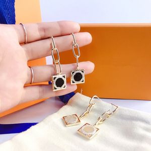 Charm Womens Designer Earrings Fashion Stud Earings Clover Stainless Elegant para mujer Classic 5 Color High Quality con pulsera BOX