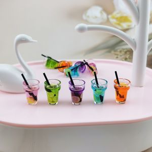 Dijes hechos a mano resina fruta bebida bebida colgante 3D botella de limón encanto para Diy joyería accesorios pluma decoración artesanía gota entrega Smt5G