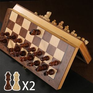 Jeux d'échecs 4 reines jeu d'échecs magnétique jeu d'échecs en bois 34 pièces d'échecs pliable en bois échiquier intégré famille jeu de table cadeaux jouet 230711