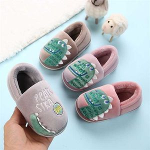 Zapatillas de algodón para niños, niños y niñas, zapatos de casa bonitos de dibujos animados de suela blanda cálidos, zapatos de algodón de dinosaurio para bebés de invierno 211023