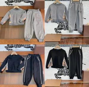 Ensemble de vêtements de mode pour enfants Designer Youth Boys 'Grey Sportswear Grey Little Girls' Black Clothes 2 pièces Sweats à capuche et pantalon