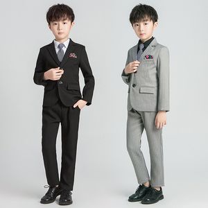 Spring et adolescents pour enfants et adolescents en automne à bande noire et gris Small Set cinq pièces (costume + gilet + pantalon + cravate + chemise)