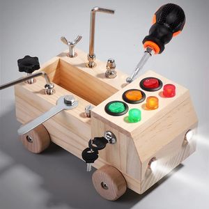 Interrupteur LED en bois pour enfants, planche occupée, démontage et assemblage, vis, écrous, outil de voiture, jouet Puzzle d'éducation précoce Montessori 240124