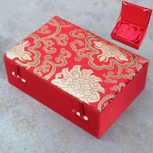Boîte de cadeau de mariage en soie de style chinois Rectangle rouge Boîte de rangement de bijoux Jadeware Artisanat Album photo Emballage Party Favors pour les femmes