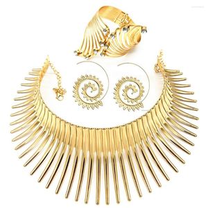 Gargantilla, 4 Uds., collar llamativo Vintage, conjunto de pendientes de brazalete, Collar africano exagerado, joyería de moda, regalos de Color dorado y plateado