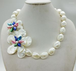 Tour de cou Incroyable !!! Colliers de fleurs en tricot à la main de perles baroques de coquillages blancs classiques 20